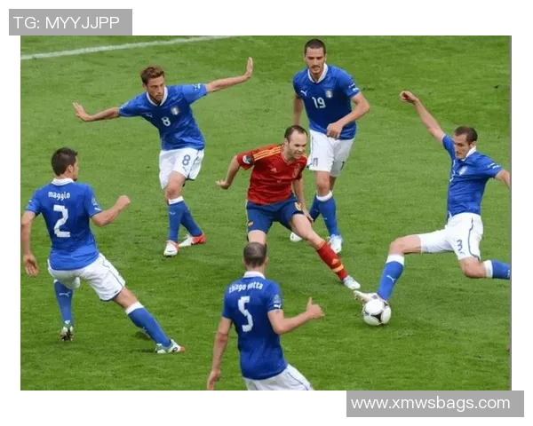 《退役足球巨星的传奇人生:从绿茵场到新征程的精彩篇章》 《退役足球巨星的传奇人生:从绿茵场到新征程的精彩篇章》