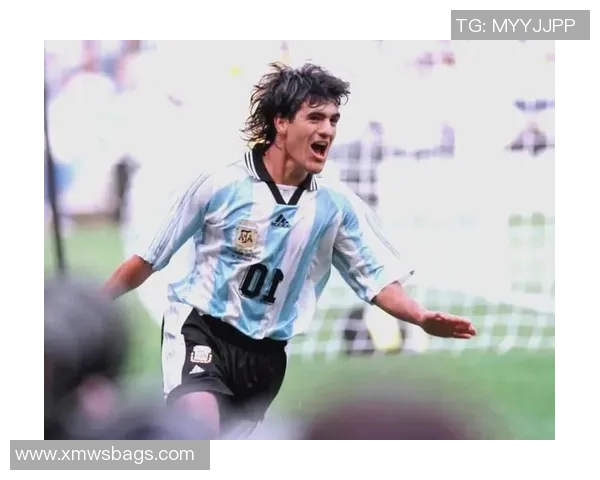 93号足球球星背后的传奇故事与不为人知的奋斗历程 93号足球球星背后的传奇故事与不为人知的奋斗历程